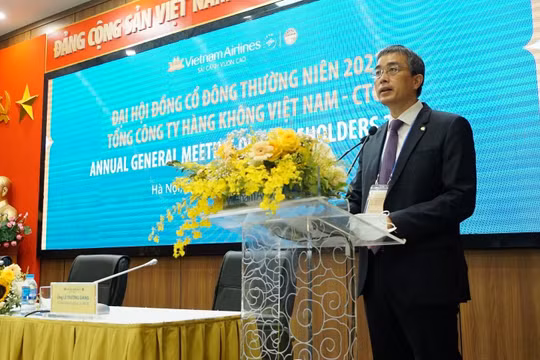 Ông Đặng Ngọc Hoà, Chủ tịch HĐQT Vietnam Airlines, phát biểu tại ĐHĐCĐ thường niên năm 2021
