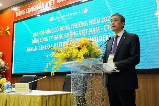 Ông Đặng Ngọc Hoà, Chủ tịch HĐQT Vietnam Airlines, phát biểu tại ĐHĐCĐ thường niên năm 2021