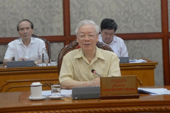 Tổng Bí thư Nguyễn Phú Trọng phát biểu tại cuộc họp chiều 25/6 của Bộ Chính trị (Ảnh: VGP)