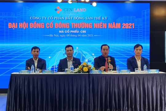 Ban Chủ toạ tại ĐHĐCĐ thường niên năm 2021 của CTCP Bất động sản Thế Kỷ (Ảnh: P.D)
