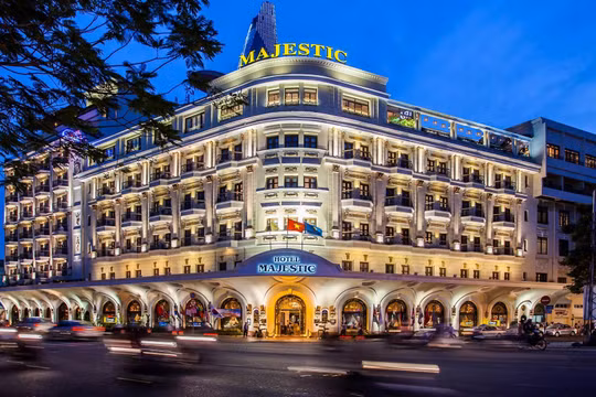 Khách sạn Majestic Hotel