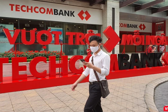 Techcombank cán mốc lợi nhuận 'tỉ đô' 