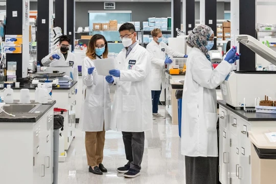 Vingroup nhận chuyển giao độc quyền công nghệ sản xuất vaccine mRNA phòng Covid-19 từ Arcturus Therapeutics (Mỹ)