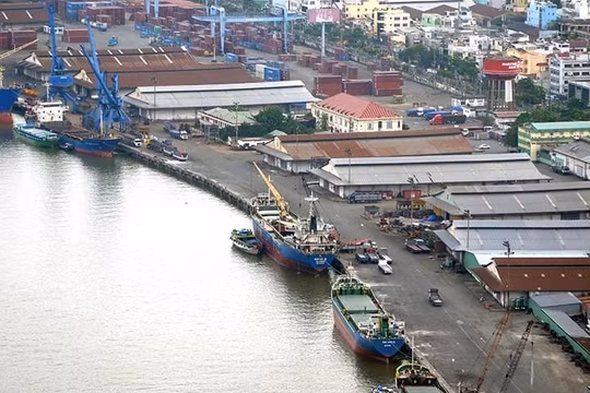 Cảng Khánh Hội bên sông Sài Gòn