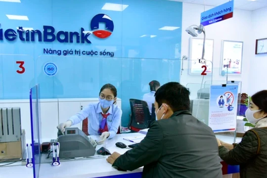 Người dân đang để gần 800 nghìn tỷ đồng trong ngân hàng với lãi suất gần 0%