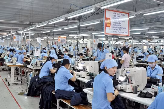 Tiền đồng tăng giá có thể giúp Việt Nam thoát 'bẫy thu nhập trung bình'? (Ảnh minh hoạ - Nguồn: Internet)