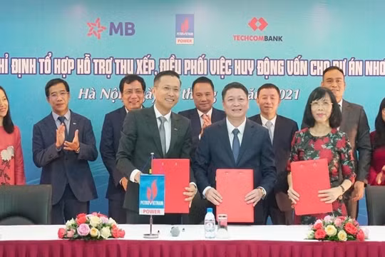 Toàn cảnh buổi lễ ký kết thư chỉ định tổ hợp hỗ trợ thu xếp, điều phối việc huy động vốn cho dự án Nhơn Trạch 3&4