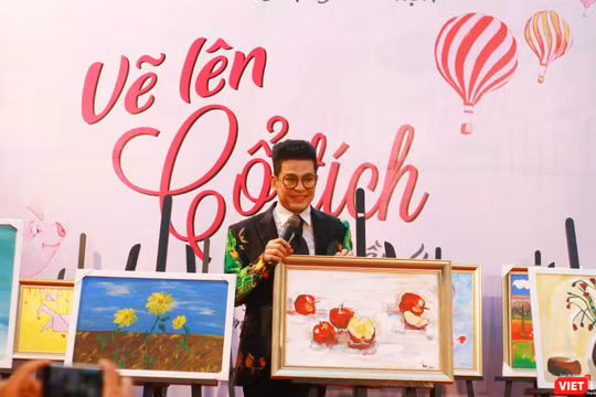 Hoạt động đấu giá tranh 