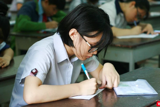 Thí sinh dự thi vào lớp 10 tại TP.HCM