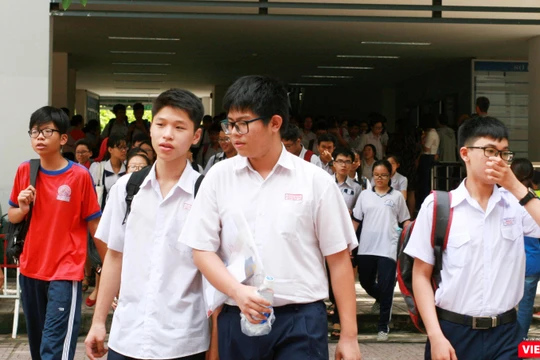 Thí sinh dự thi tuyển sinh tại Trường Trung học Thực hành, Đại học Sư phạm TP.HCM vào sáng 5/6