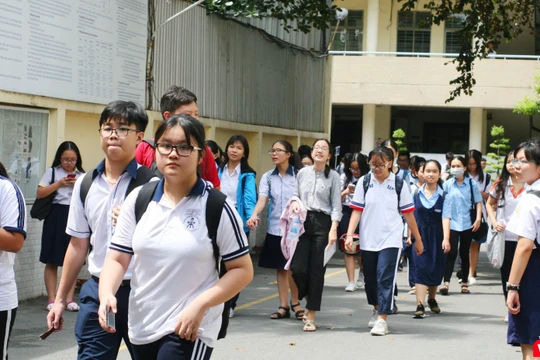 Học sinh tham dự kỳ thi tuyển sinh vào lớp 10