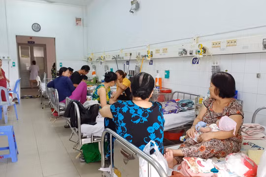 Nắng nóng gay gắt khiến nhiều trẻ em phải nhập viện