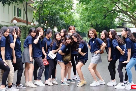 Học sinh lớp 12 “bung xõa” giải tỏa áp lực trước mùa thi quan trọng 