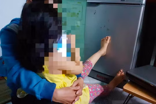 Chị T. cùng bé gái bị xâm hại