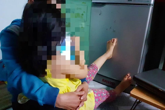 Chị T. cùng bé gái bị xâm hại