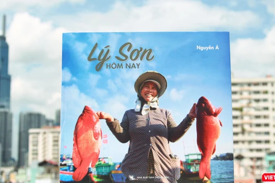 Khám phá vẻ đẹp thiên nhiên của biển đảo qua bộ sách ảnh "Lý Sơn hôm nay"