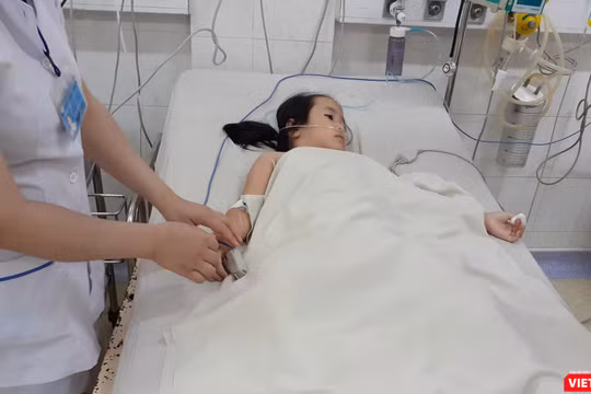 Trẻ bị sốt xuất huyết rơi vào trạng thái nguy kịch