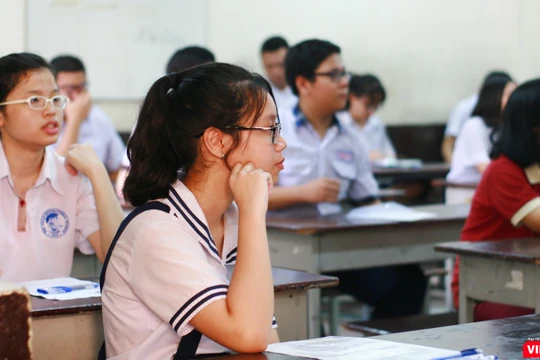 Thí sinh tham dự kỳ thi tuyển sinh vào lớp 10 tại TP.HCM