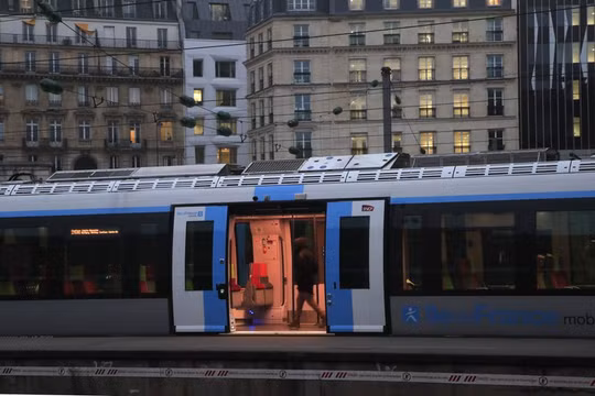 Cuộc đình công đã làm ảnh hưởng nghiêm trọng tới hệ thống giao thông ở Paris (Ảnh: AP)