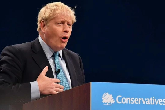 Thủ tướng Anh buộc phải xin gia hạn Brexit (Ảnh: CNN)