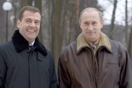 Cặp bài trùng Putin - Medvedev cùng nhau lèo lái nước Nga