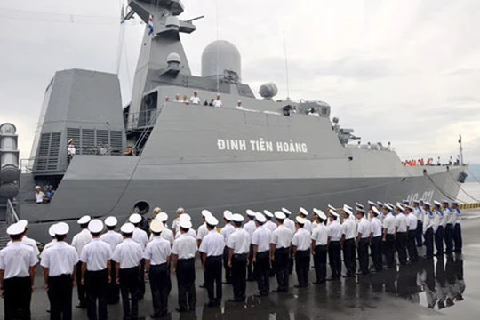 Chiến hạm Đinh Tiên Hoàng