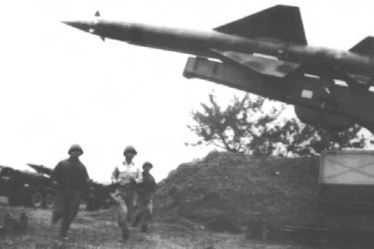 Tên lửa S-75 Dvina bảo vệ bầu trời miền Bắc trong kháng chiến chống Mỹ
