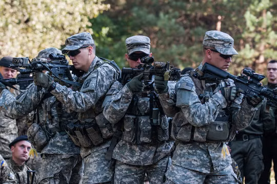 Cố vấn quân sự Mỹ huấn luyện cho binh sĩ Ukraine