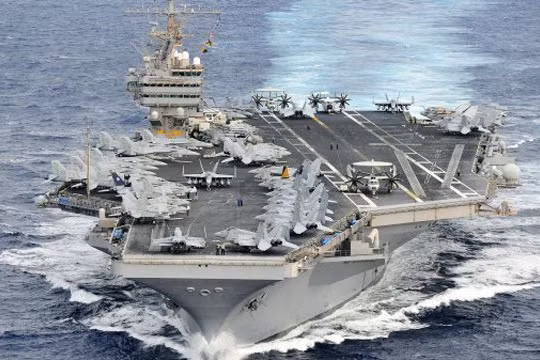 Siêu tàu sân bay Ford thử nghiệm trên biển
