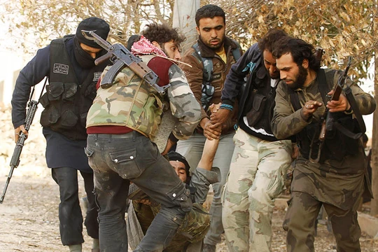 IS thất bại trên nhiều mặt trận và đang chuyển sang chiến tranh du kích