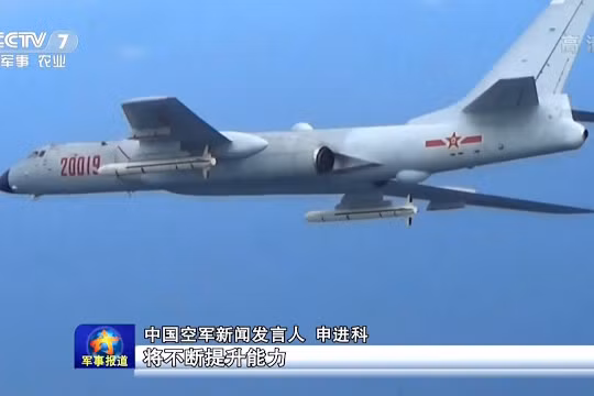 Trung Quốc vừa cho máy bay ném bom H-6K diễn tập cất hạ cánh tại quần đảo Hoàng Sa khiến nhiều nước lên tiếng phản đối