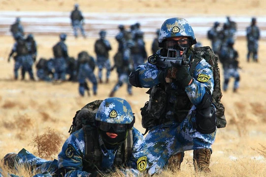 Lính thủy đánh bộ Trung Quốc trong một cuộc tập trận