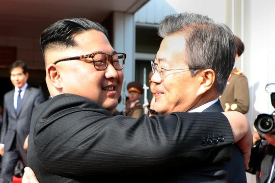 Hai nhà lãnh đạo Triều Tiên và Hàn Quốc đã gặp lại nhau trong cuộc họp thượng đỉnh "đột xuất" hôm 26/5