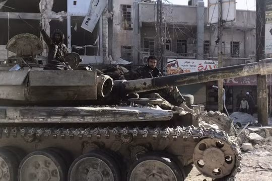 Xe tăng quân đội Syria trên chiến trường Đông Ghouta