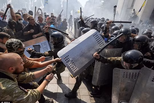 Bạo loạn trong phong trào Maidan lật đổ chính quyền Ukraine năm 2014