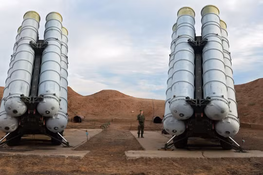 Hệ thống tên lửa S-400 của Nga
