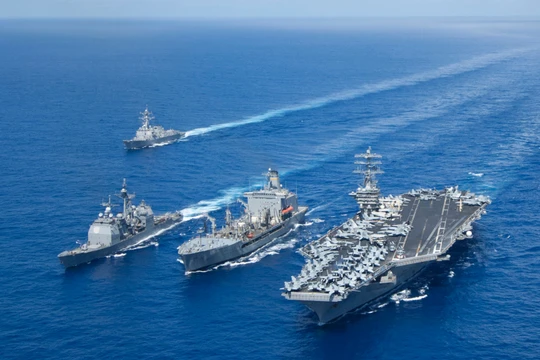 Cụm tác chiến tàu sân bay Mỹ