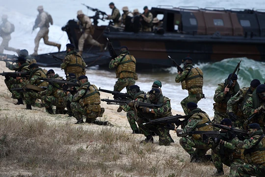 NATO đang đặt 300.000 trong trạng thái báo động cao