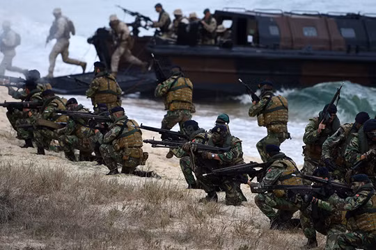 NATO đang đặt 300.000 trong trạng thái báo động cao