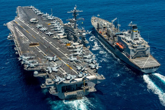 Tàu sân bay USS Carl Vinson của Mỹ