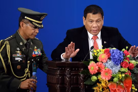 Ông Duterte trong chuyến thăm Trung Quốc hồi tháng 10 vừa qua