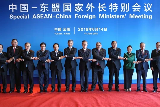 Các quan chức tham dự hội nghị đặc biệt Trung Quốc-ANSEAN, Vân Nam, Trung Quốc tháng 6 vừa qua