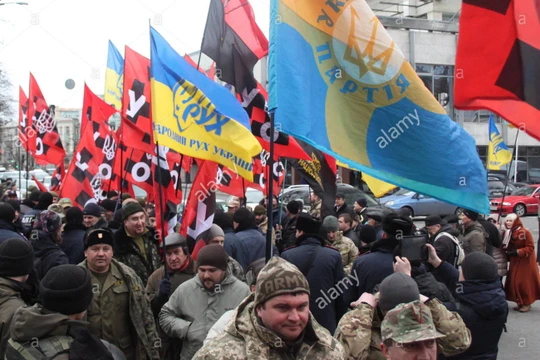 Những nhóm cực hữu nổi lên như nấm sau mưa tại Ukraine sau cuộc khủng hoảng năm 2014