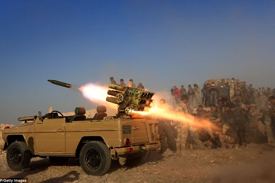 Hỏa lực quân đội Iraq công phá Mosul