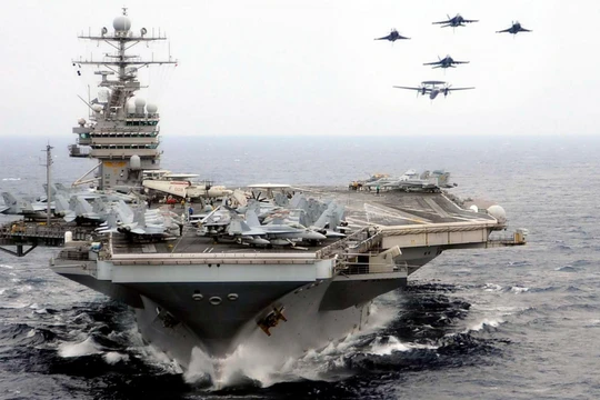 Cụm tác chiến tàu sân bay Mỹ