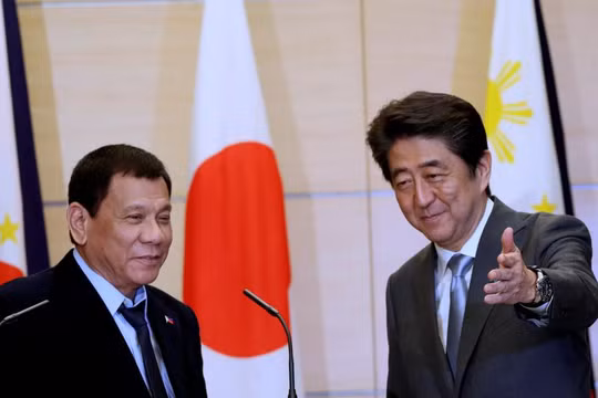 Thủ tướng Shinzo Abe tiếp đón ông Duterte