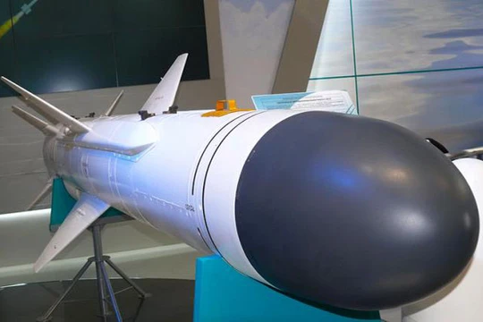 Tên lửa chống hạm Kh-35UE của Nga