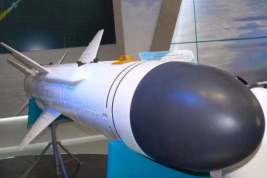 Tên lửa chống hạm Kh-35UE của Nga