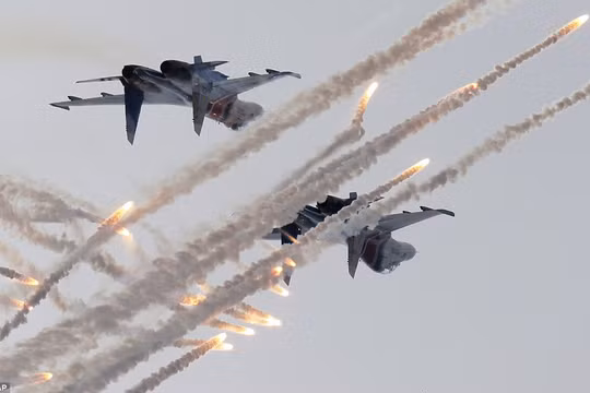 Một màn biểu diễn của phi đội "Tráng sĩ Nga"