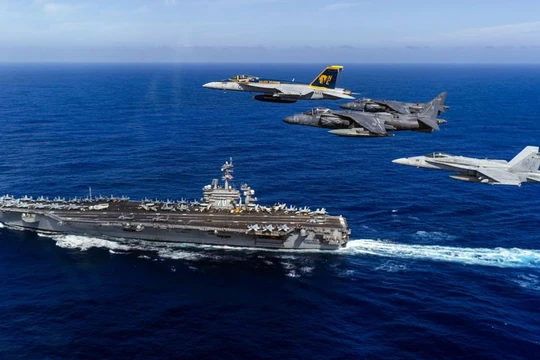 Cụm tác chiến tàu sân bay USS Carl Vinson của Mỹ tuần tra ở Biển Đông